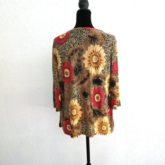 Red/brown floral 3/4 sleeves shirt, with little studs design - Picture 6 of 6